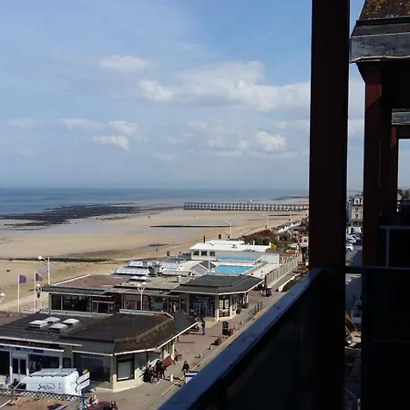 Des Thermes Et Du Casino 3* Luc-sur-Mer