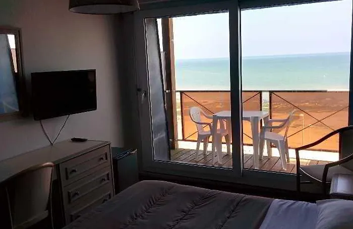 Hotel Des Thermes Et Du Casino 3*